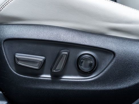 Used 2023 Toyota RAV4 XLE Premium image 23