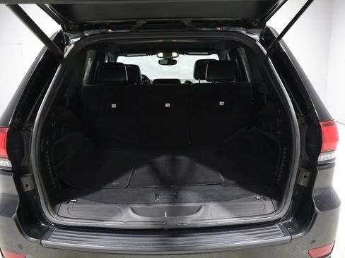 Used 2019 Jeep Grand Cherokee Altitude AWD/4WD image 9