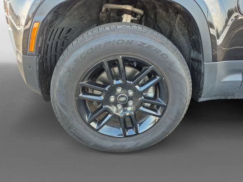 Used 2025 Land Rover Defender 110 S image 14