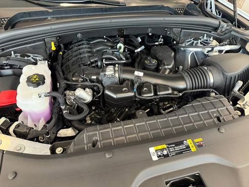 New 2025 Jeep Grand Cherokee L Laredo image 11