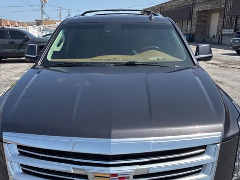 Used 2015 Cadillac Escalade Platinum AWD/4WD image 15