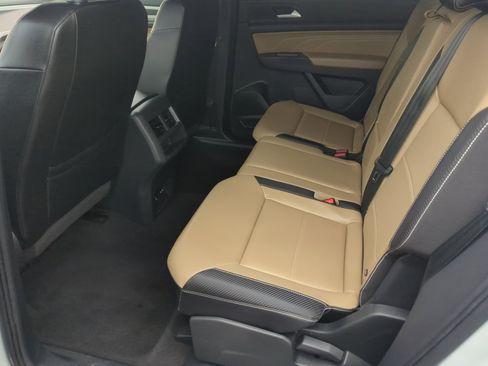 Used 2022 Volkswagen Atlas Cross Sport SEL R-Line image 17