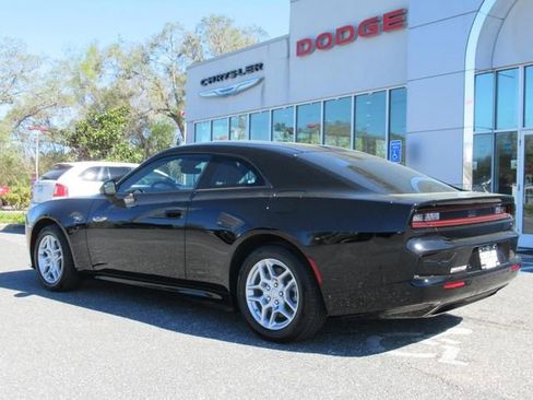 Used 2025 Dodge Charger R/T w/ Quick Order Package 25M R/T image 4