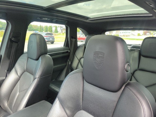 Used 2017 Porsche Cayenne Platinum Edition AWD/4WD image 11