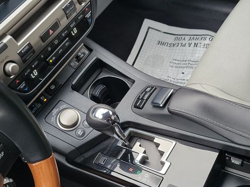Used 2014 Lexus ES 300h w/ Luxury Package w/Bamboo Trim FWD image 19