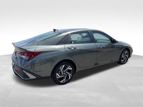 Used 2025 Hyundai Elantra Sport w/ Cargo Package FWD image 5