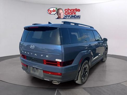 Used 2025 Hyundai Santa Fe SEL FWD image 4