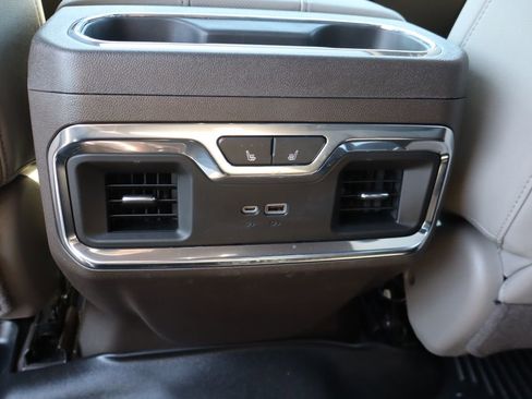 Used 2022 Chevrolet Silverado 1500 LTZ w/ LTZ Premium Package AWD/4WD image 23