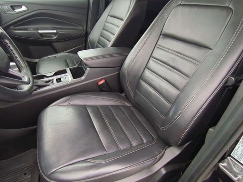 Used 2019 Ford Escape Titanium image 15