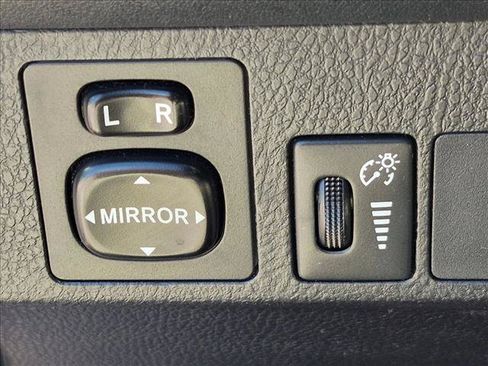 Used 2016 Toyota RAV4 LE AWD/4WD image 11
