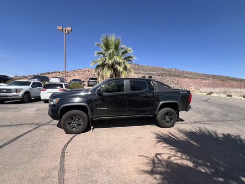 Used 2021 Chevrolet Colorado ZR2 w/ ZR2 Midnight Special Edition AWD/4WD image 2