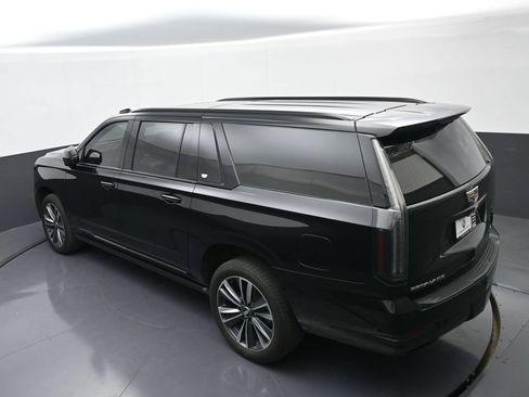 Used 2025 Cadillac Escalade ESV Sport w/ Touring Package AWD/4WD image 34