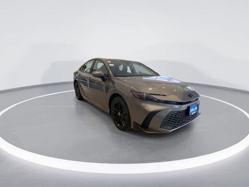 New 2026 Toyota Camry SE image 2