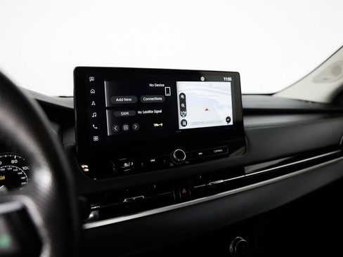 Used 2025 Mitsubishi Outlander SE image 27