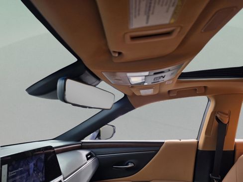 Used 2024 Lexus ES 350 w/ Premium Package image 14