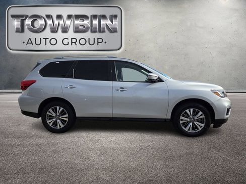 Used 2020 Nissan Pathfinder SL image 3