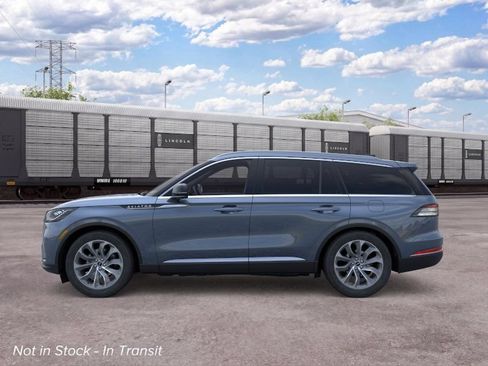 New 2026 Lincoln Aviator AWD image 3