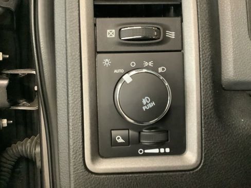 Used 2015 RAM 1500 Express AWD/4WD image 11