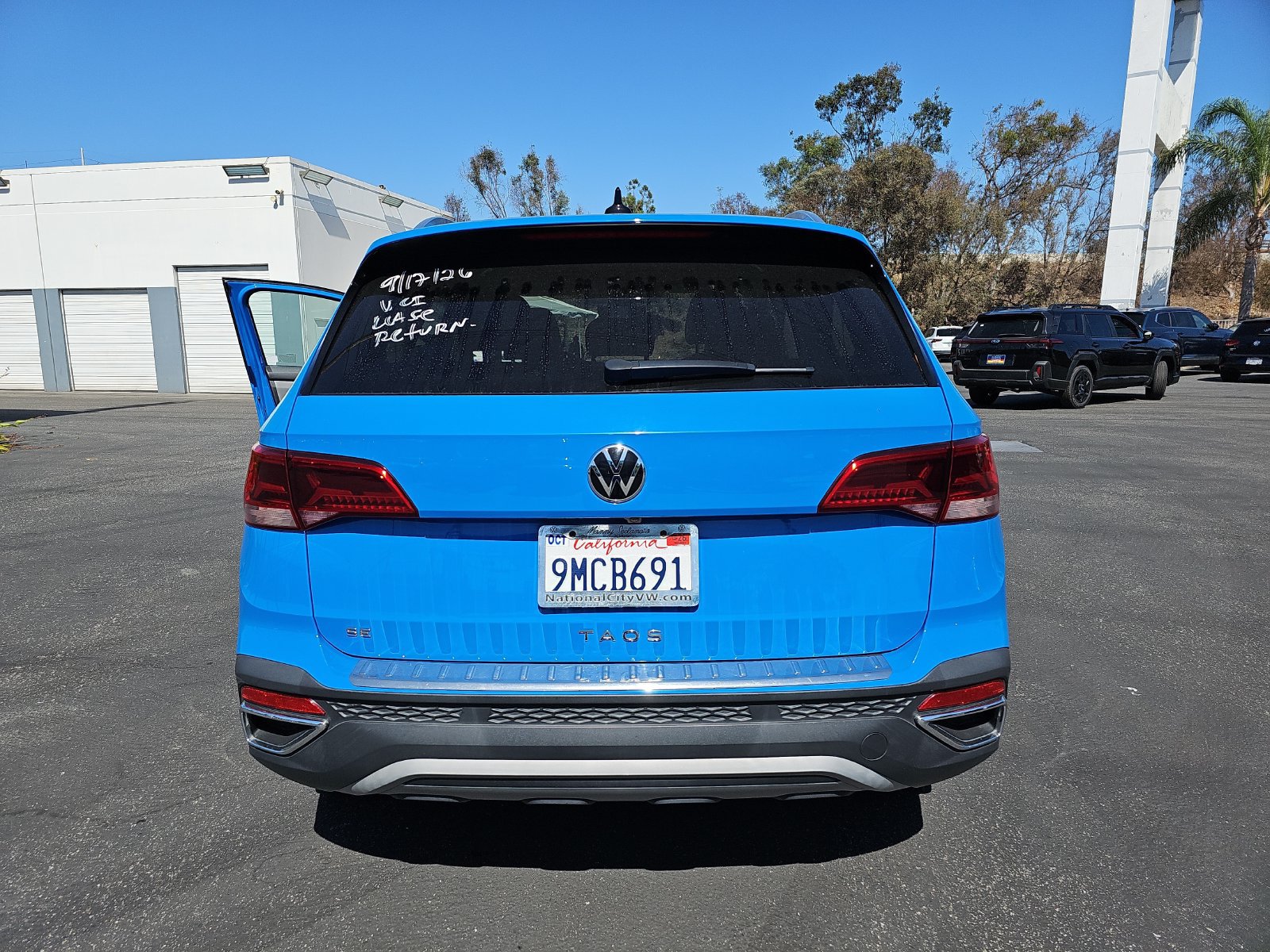 Used 2023 Volkswagen Taos SE FWD image 11