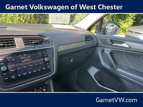 Used 2022 Volkswagen Tiguan SE AWD/4WD image 9