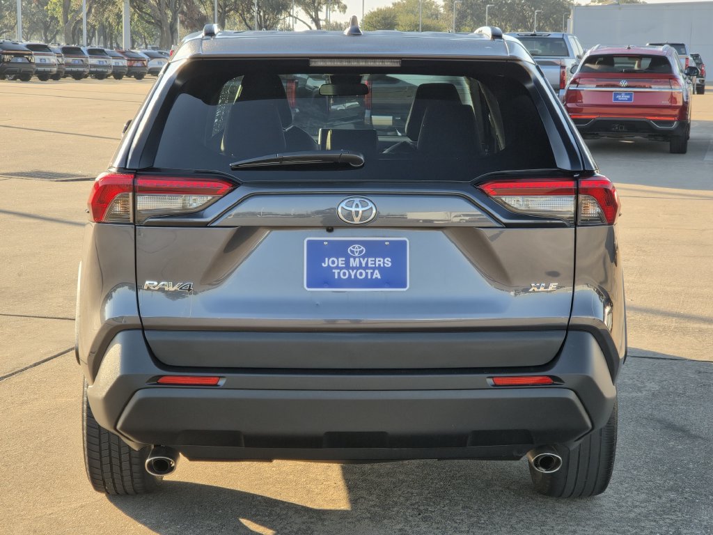 Used 2025 Toyota RAV4 XLE Premium FWD image 8