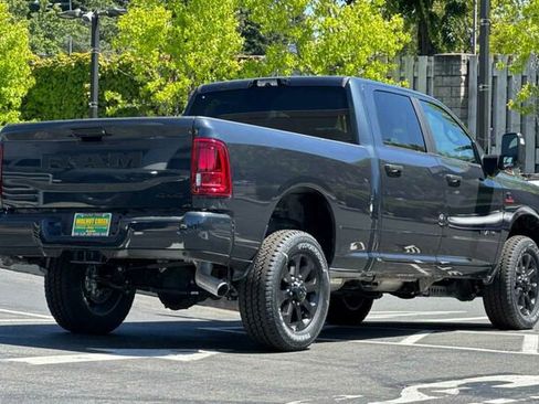 New 2026 RAM 2500 Big Horn AWD/4WD image 4