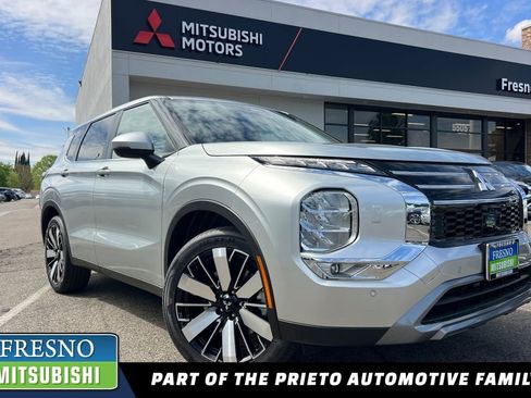 New 2026 Mitsubishi Outlander SE AWD/4WD image 1