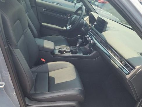 Used 2025 Honda Civic Sport Touring image 2