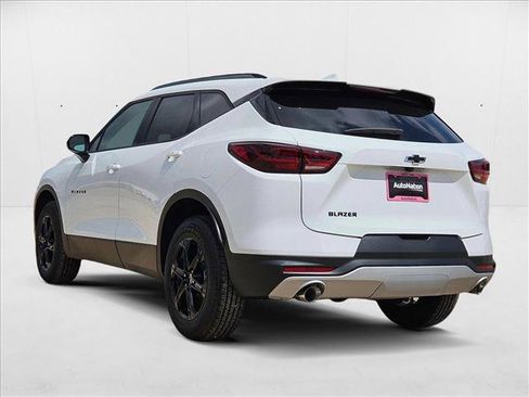 New 2025 Chevrolet Blazer LT w/ Midnight/Sport Edition image 9