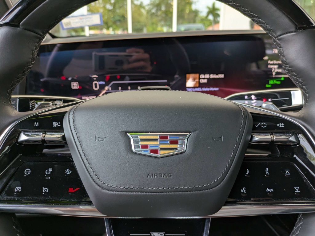 Used 2025 Cadillac Escalade V AWD/4WD image 33