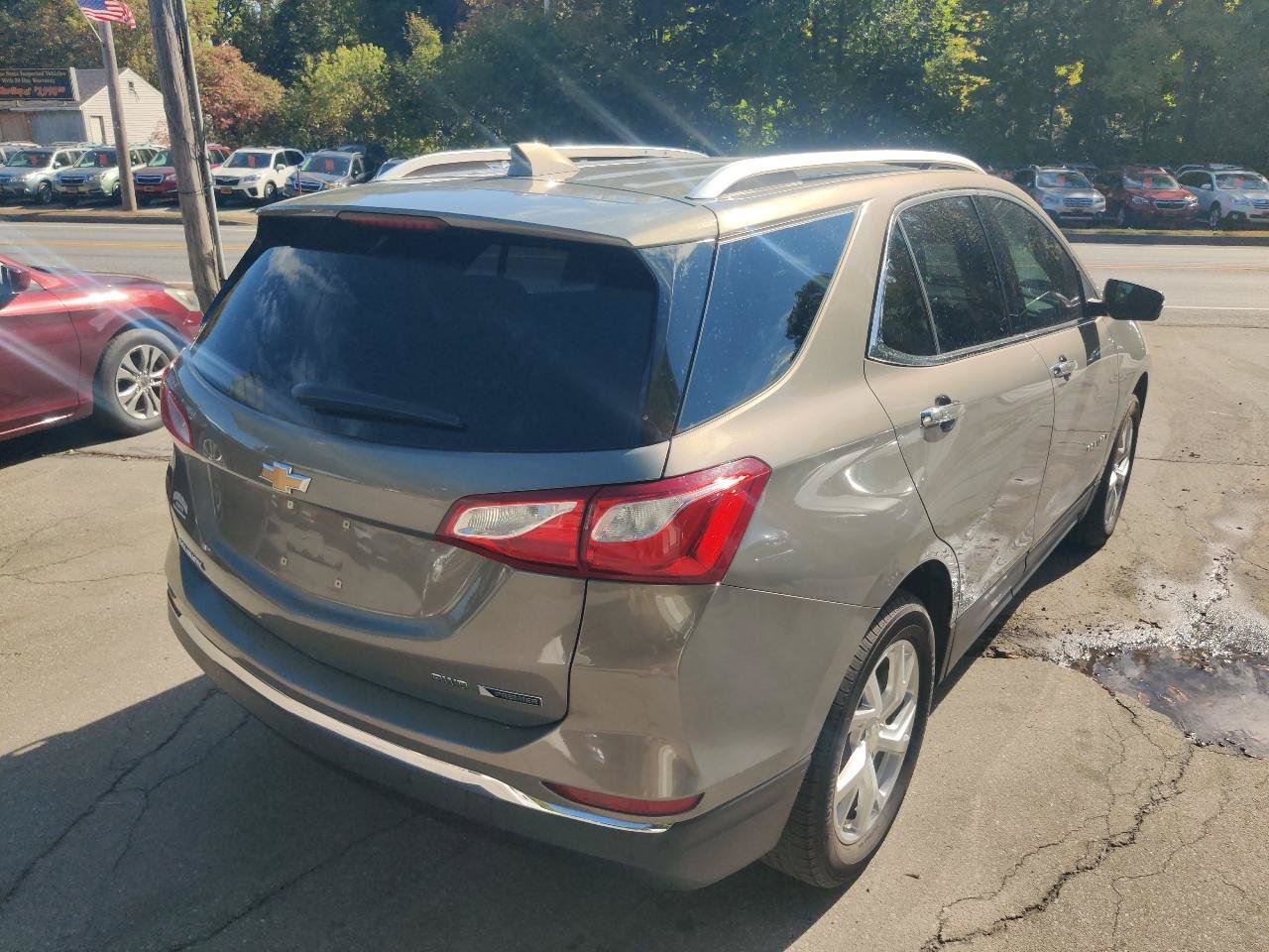 Used 2018 Chevrolet Equinox Premier w/ LPO, Floor Liner Package AWD/4WD image 6