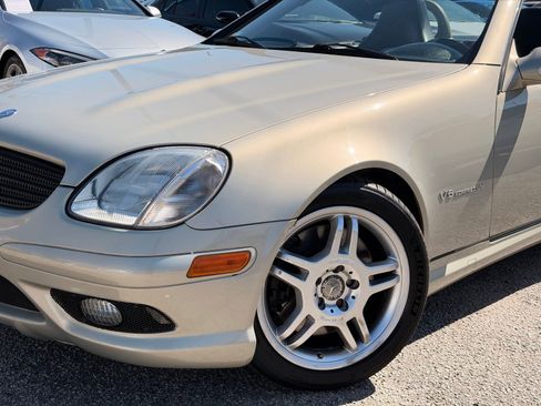 Used 2002 Mercedes-Benz SLK 32 AMG image 2