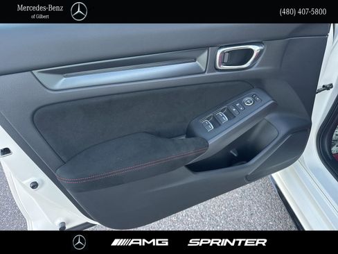 Used 2023 Honda Civic Type R image 11