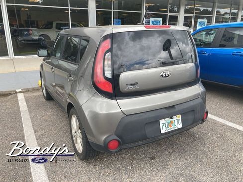 Used 2015 Kia Soul + FWD image 3