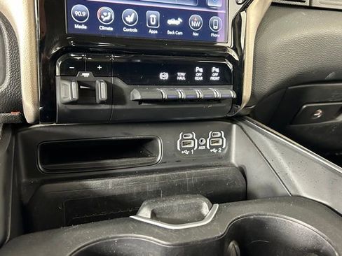 Used 2020 RAM 3500 Laramie image 28