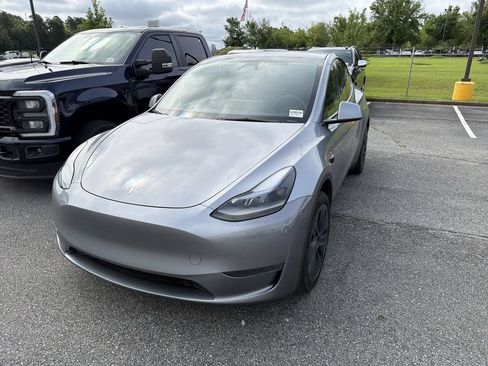 Used 2024 Tesla Model Y Long Range AWD/4WD image 20