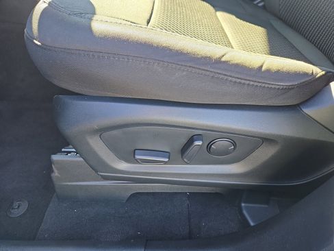 Certified 2022 Ford Explorer XLT image 12