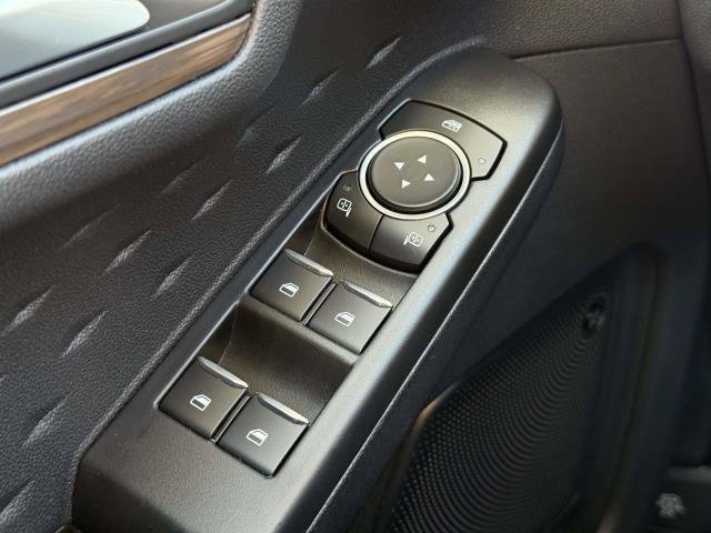Used 2020 Ford Escape Titanium AWD/4WD image 20