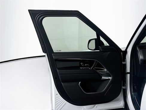 New 2025 Land Rover Range Rover SE image 11