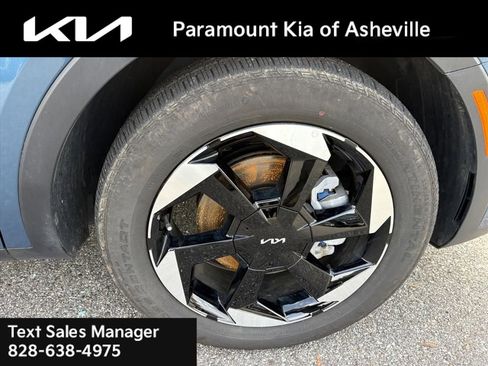 Used 2025 Kia Sorento EX image 30