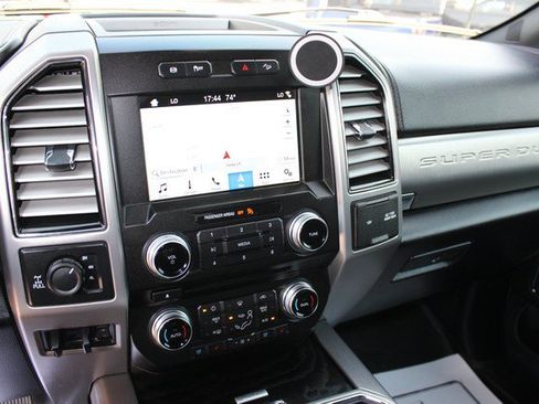 Used 2018 Ford F250 Platinum w/ FX4 Off-Road Package AWD/4WD image 11