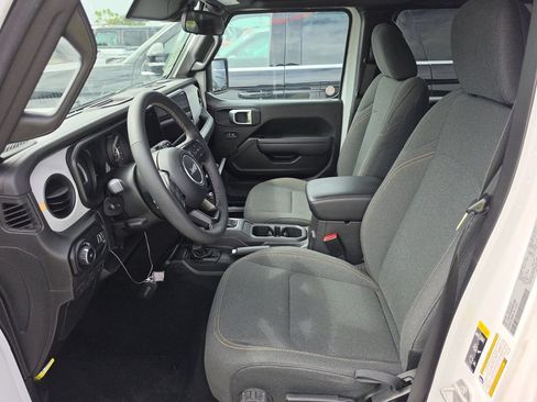Used 2025 Jeep Wrangler Unlimited Sport AWD/4WD image 12