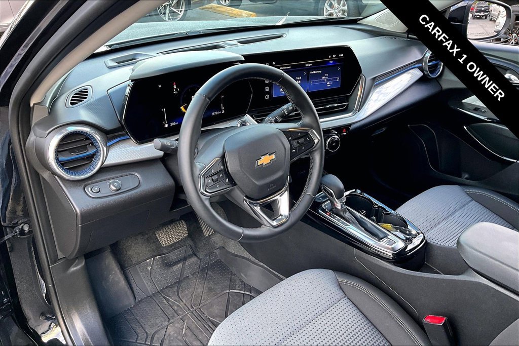 Used 2025 Chevrolet Trax LT w/ Driver Confidence Package FWD image 11
