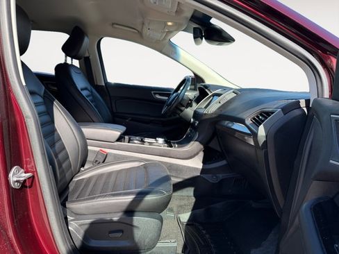 Used 2020 Ford Edge SEL w/ Convenience Package image 16