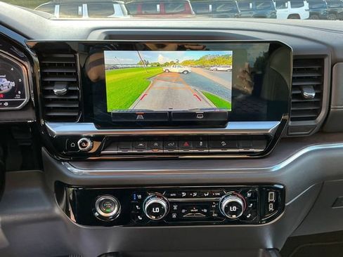 Used 2023 GMC Sierra 1500 SLT w/ SLT Convenience Package AWD/4WD image 19