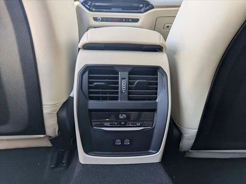 Used 2025 BMW 330i Sedan w/ Convenience Package image 19