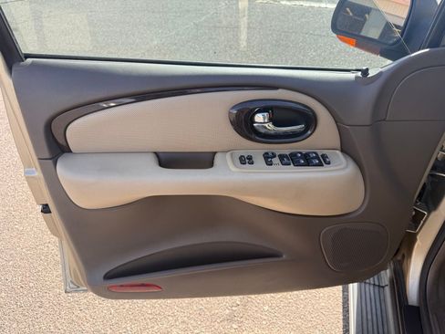Used 2005 Buick Rainier CXL RWD image 15