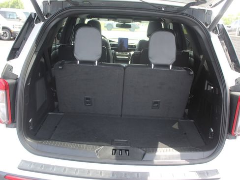 Used 2023 Ford Explorer ST w/ Equipment Group 401A AWD/4WD image 18