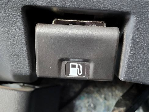 Certified 2024 Nissan Altima 2.5 SV FWD image 8