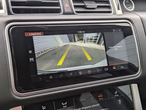 Used 2018 Land Rover Range Rover HSE image 21